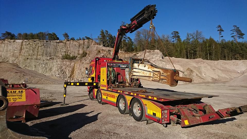 Bärgare med kran med lýft
